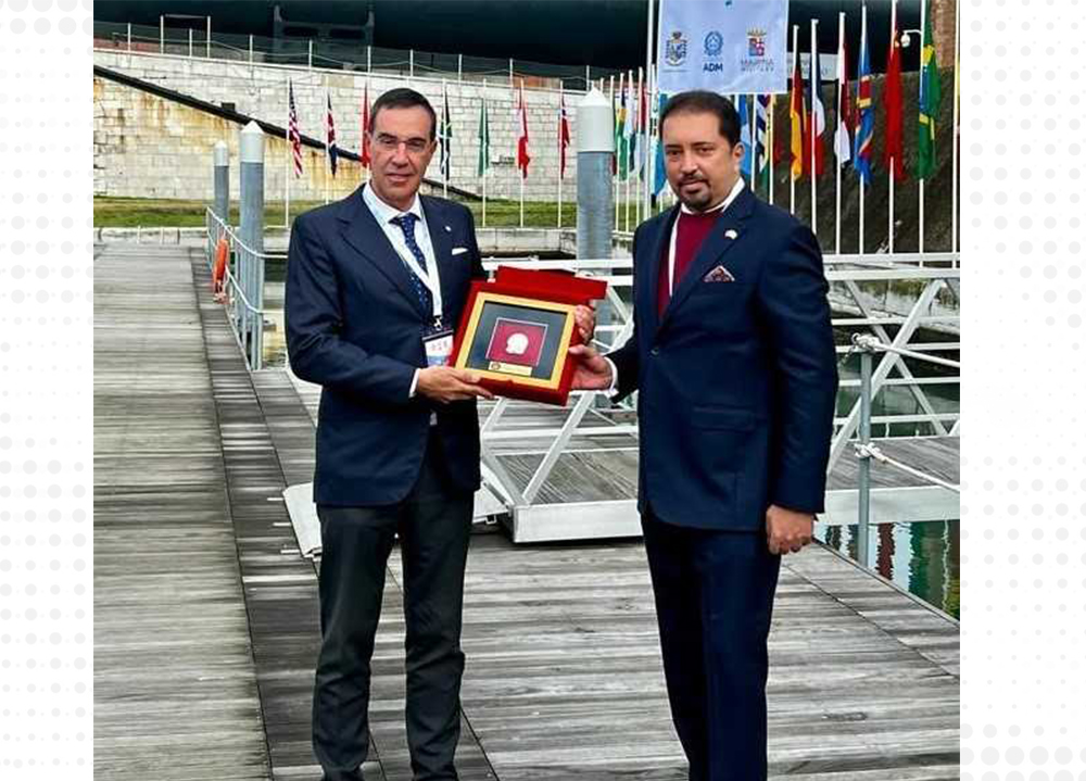 على هامش مشاركته في اجتماعات منظمة الجمارك العالمية .. معالي رئيس الجمارك يلتقي بمدير عام وكالة الجمارك والاحتكار الايطالية<